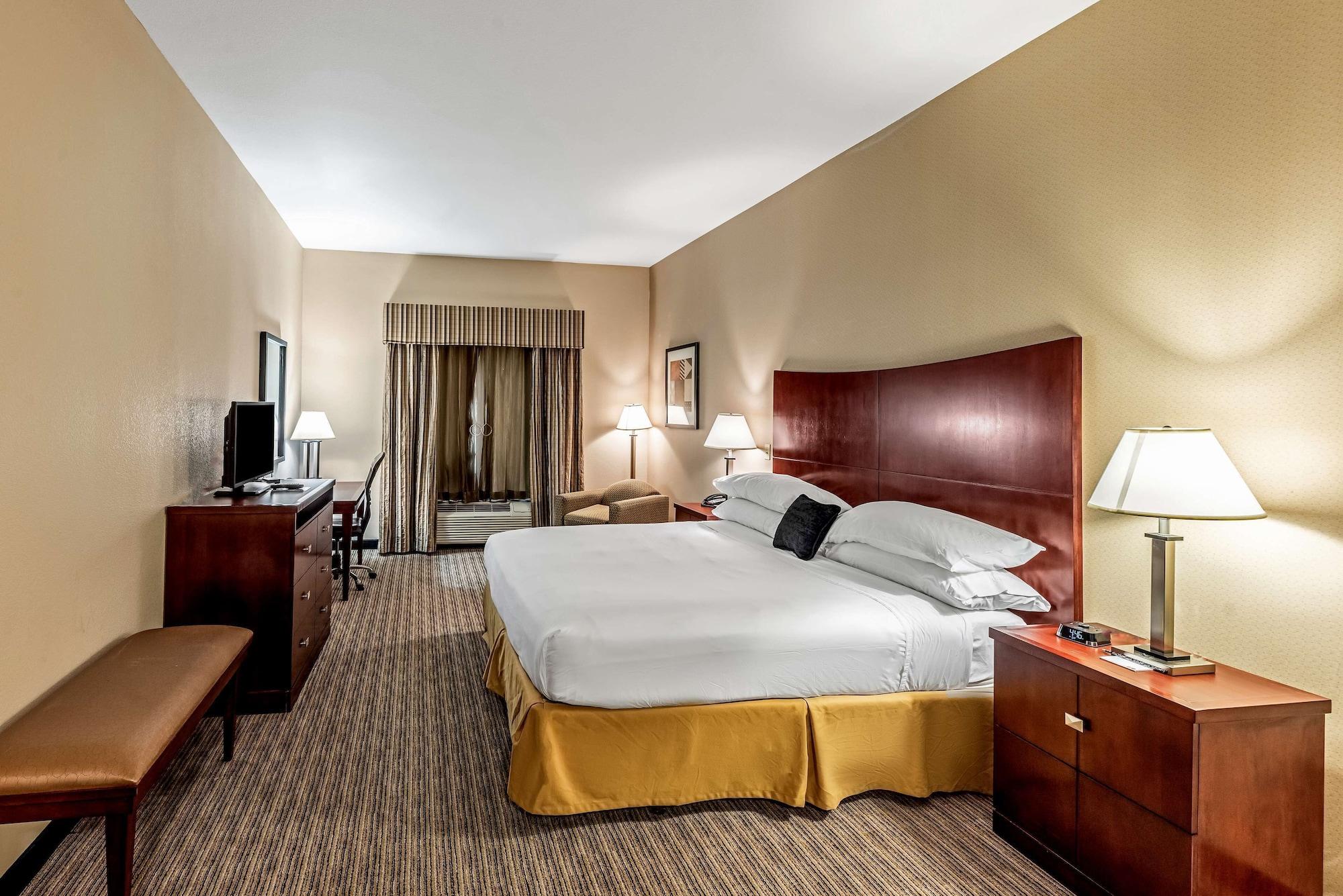 Red Lion Inn & Suites Mineral Wells Exterior photo
